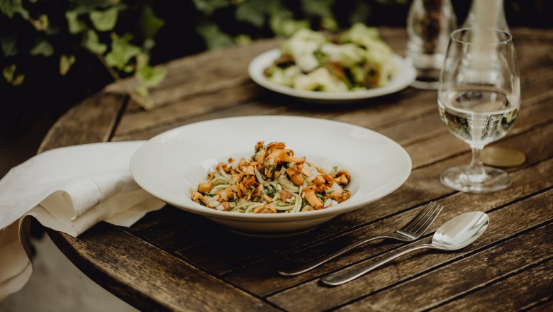 Pesto chanterelle pasta, © Niederösterreich Werbung/Sophie Menegaldo