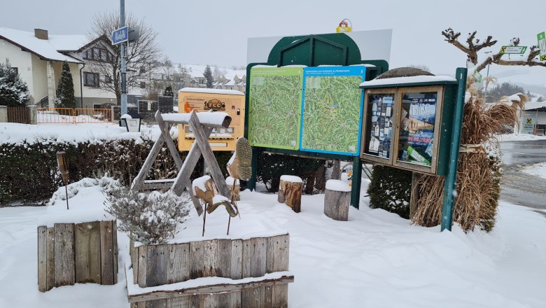 Hiking starting point in winter in front of the Krumbacherhof, &copy; Wiener Alpen / Cornelia Schuh