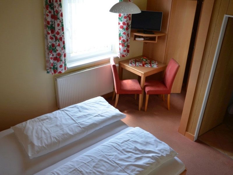 Poppy room