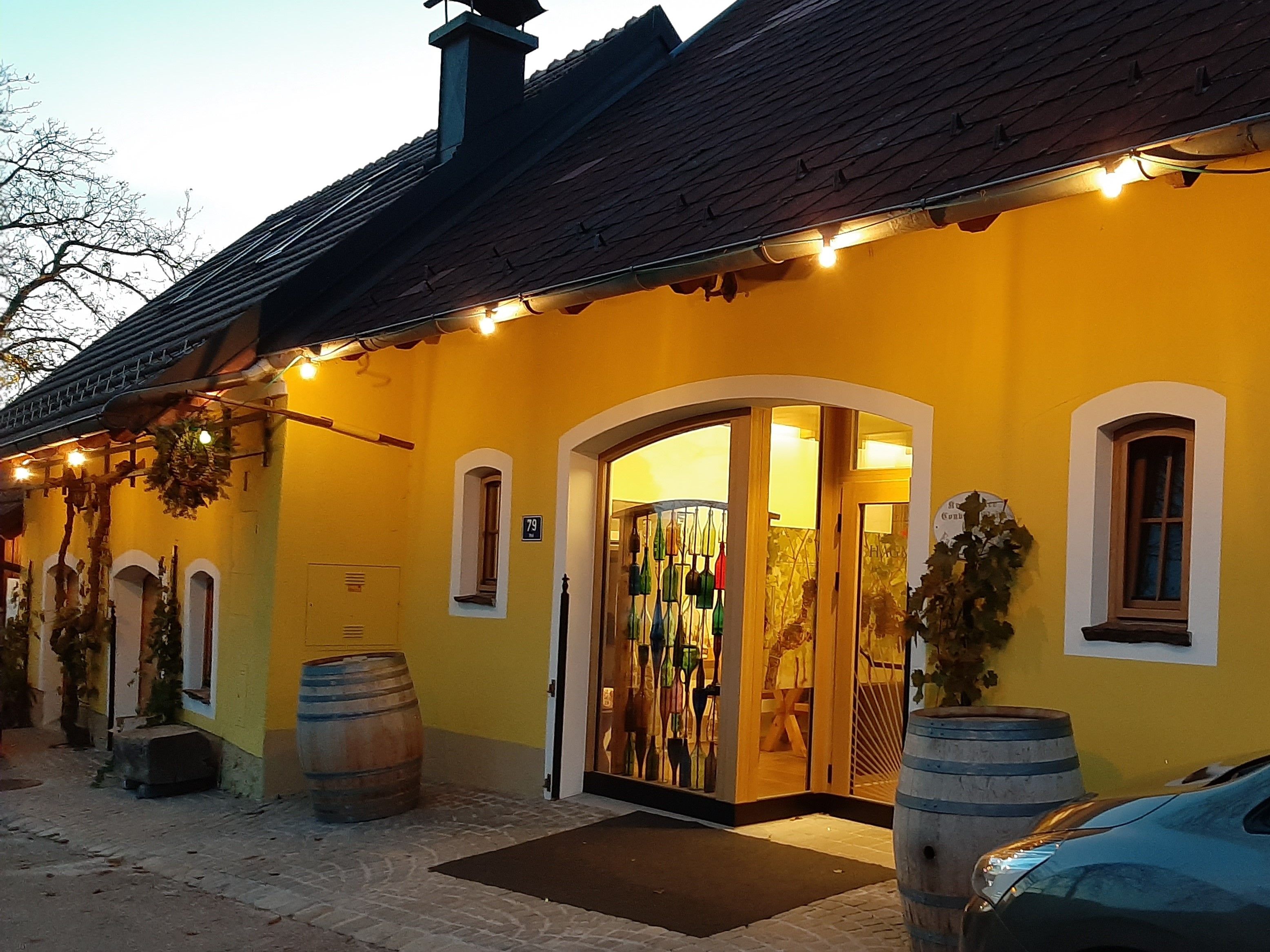Vinařská hospůdka „Hof zu Priel“