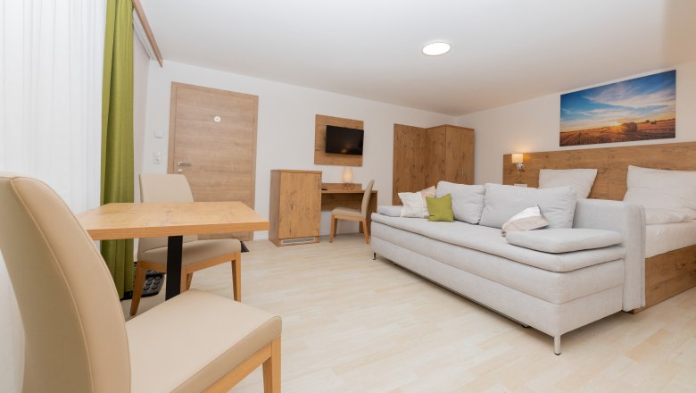 Bedroom with sofa bed, &copy; Sch&ouml;nfelderhof