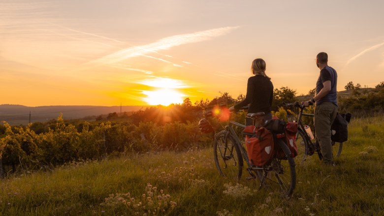 Užijte si západ slunce na cyklostezce EuroVelo 13., © Franziska Consolati