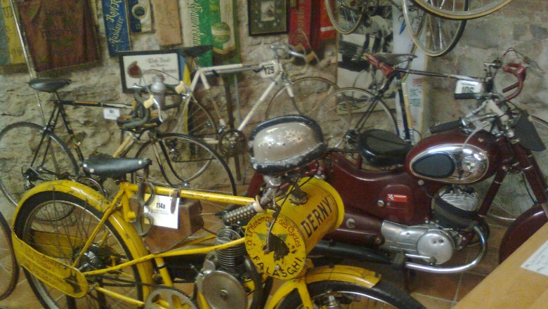 Bicycle Museum V&ouml;sendorf Castle, &copy; Fahrradmuseum Schloss V&ouml;sendorf