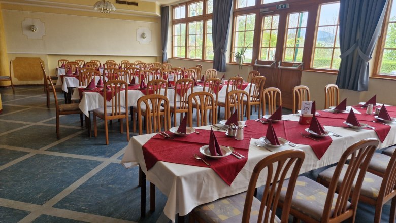 Hall - suitable for tour groups and celebrations, © Karin Stranz