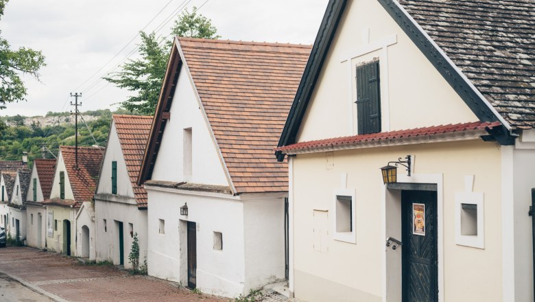 Fasády sklepní uličky Oagossn, © Niederösterreich Werbung/ Ian Ehm