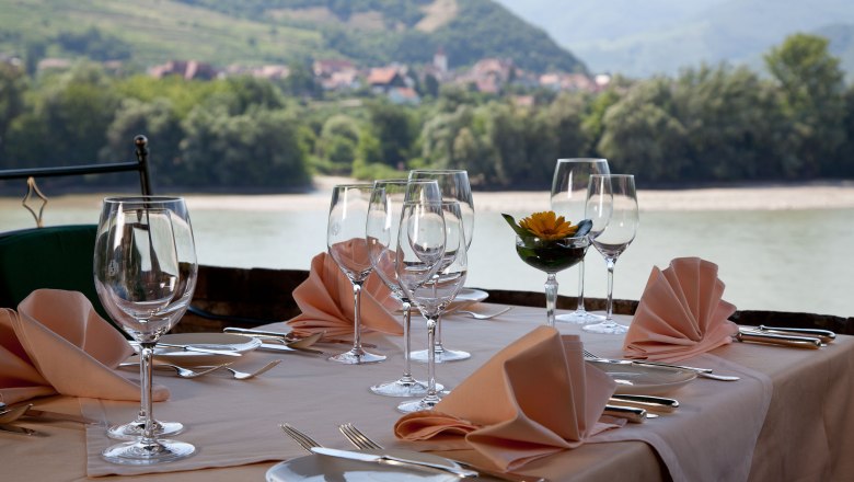 Restaurant terrace, © Fally