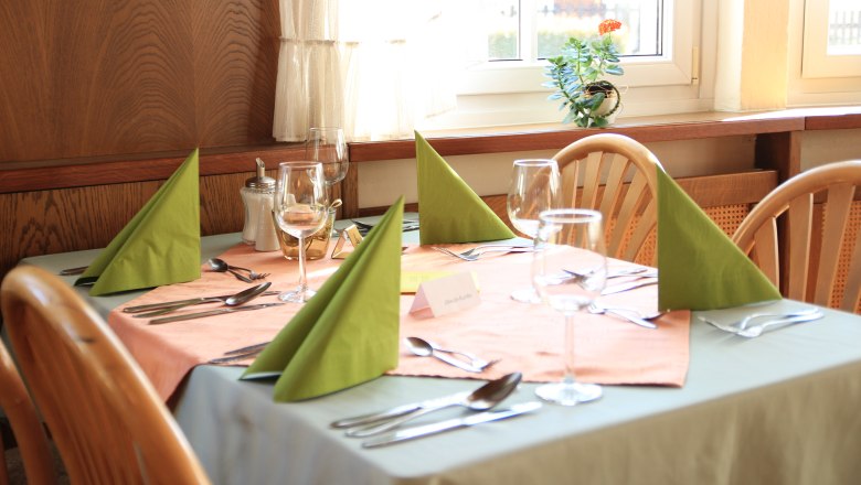 Set table, © Ludwig Schneider