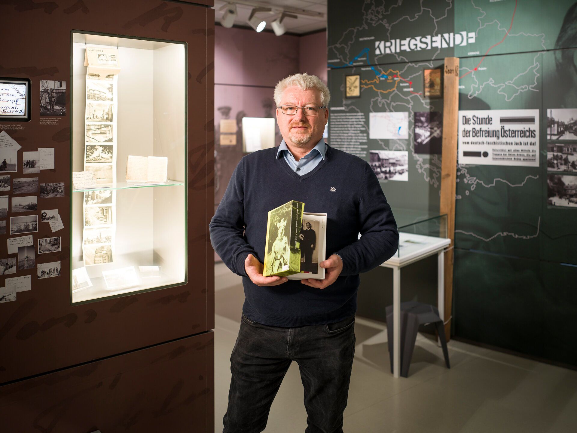 Michael Schrabauer v prostorách muzea "Erlauf Erinnert" v Erlaufu v regionu Nibelungengau