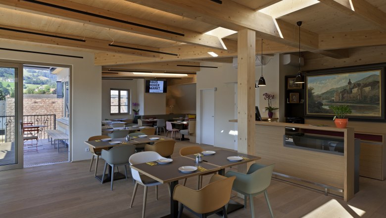 Breakfast room & reception, &copy; Bischofreiter