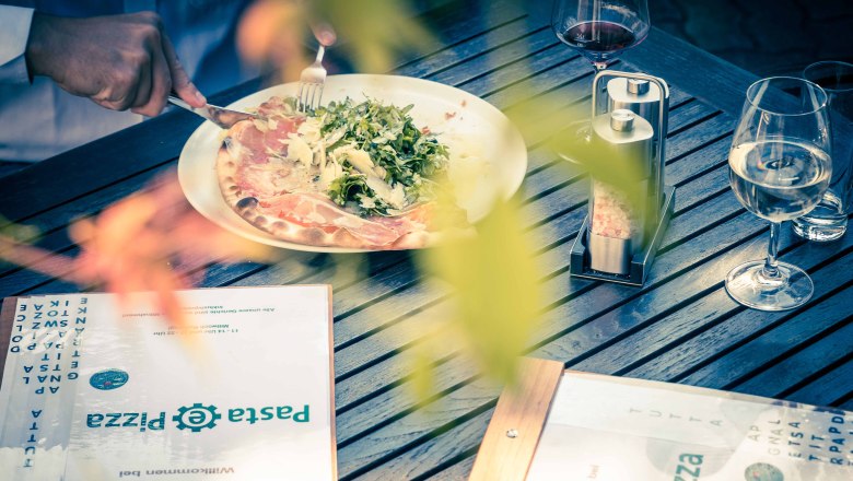 Pizza s čerstvou rukolou, &copy; Pasta e Pizza