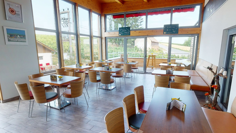 Wine tavern inside, © Weingut Rieder