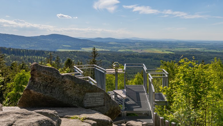 Mandelstein Fr&uuml;hling Stahlbr&uuml;cke 80, &copy; Foto Freitag