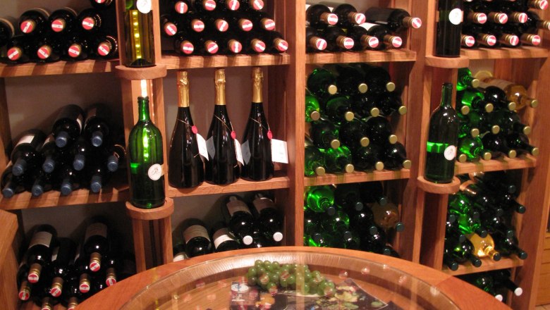 Wine cellar lane Stetten, © Weinbau Prinz