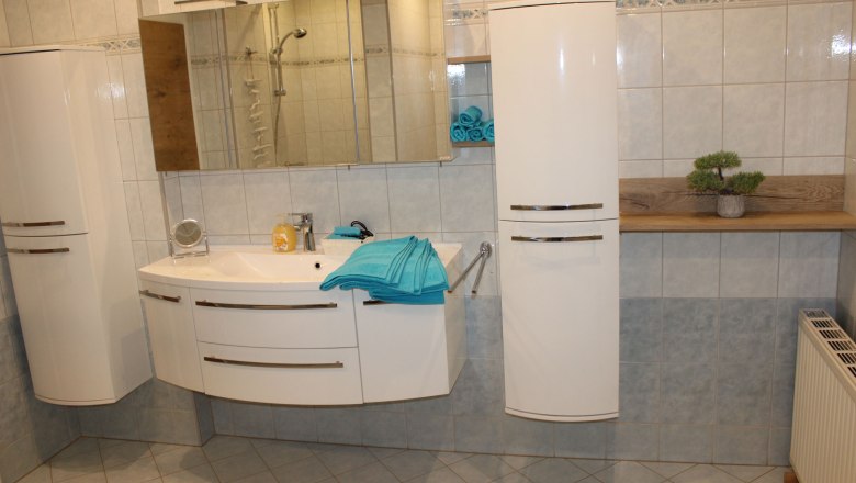 Engelsapartment - Koupelnov&eacute; umyvadlo, &copy; &copy; HomeW4, Sonja Wiesinger