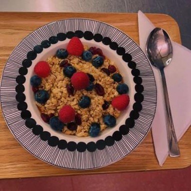 Granola Bowl Breakfast, &copy; MIKE