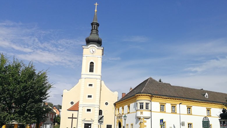 Pfarrkirche mit Pfarrhof, © Roman Zöchlinger