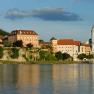 Exterior view of D&uuml;rnstein and castle, &copy; Semrad