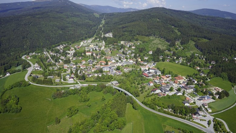 Eingebettet in die Landschaft, © Kurt Schabauer, Aerial GesmbH
