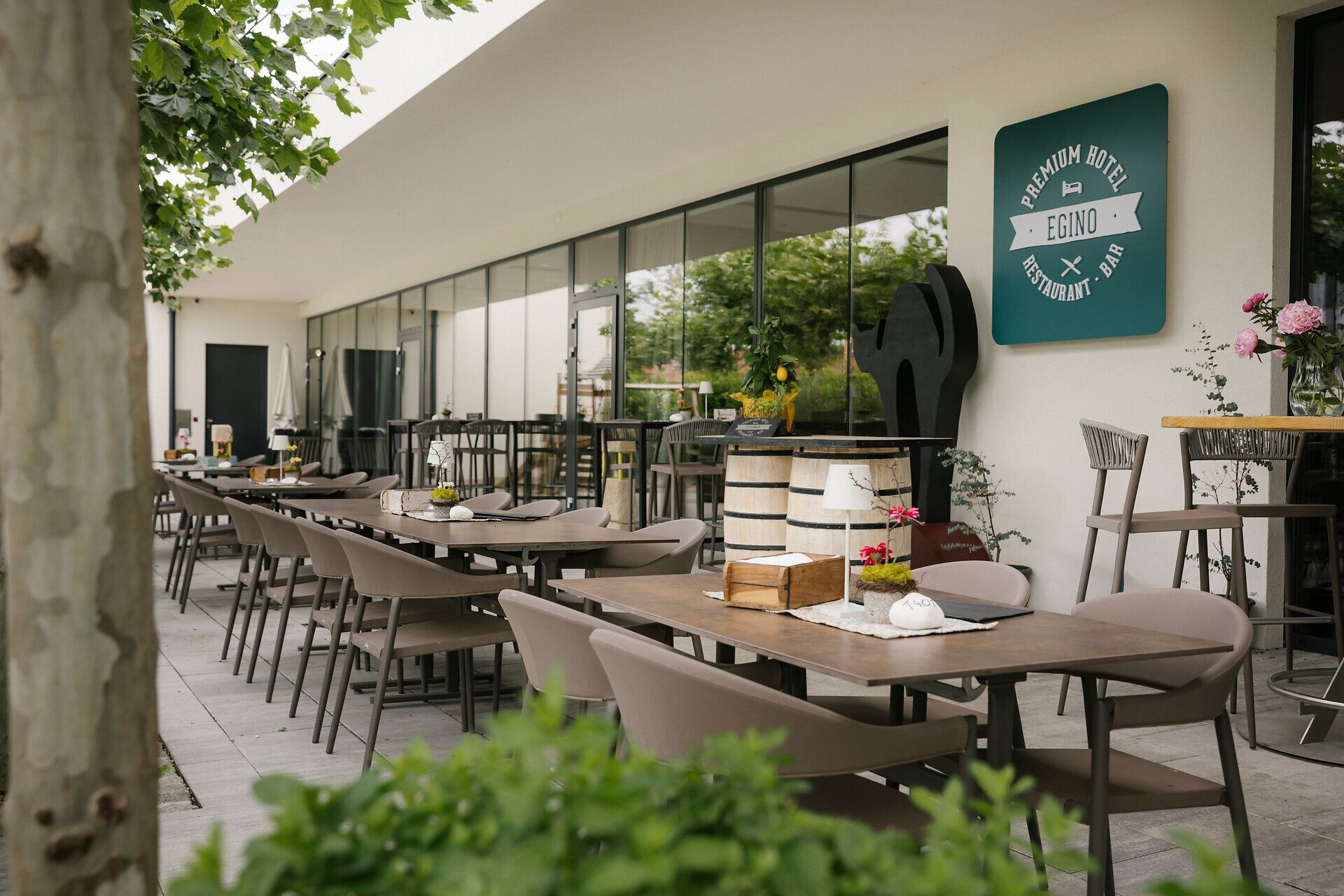 Venkovní terasa restaurace Egino