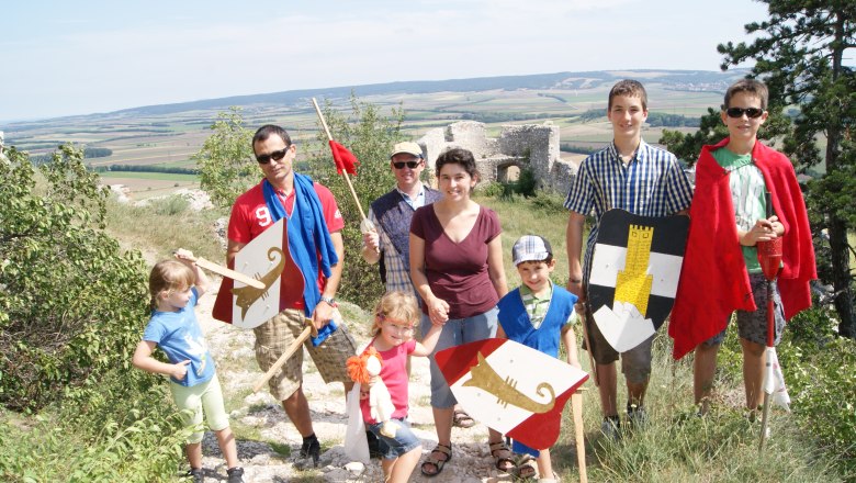Foto Betty Bernstein Familienführung auf den Staatzer Berg - Gruppenbild (c)Marktgemeinde Staatz, © Marktgemeinde Staatz