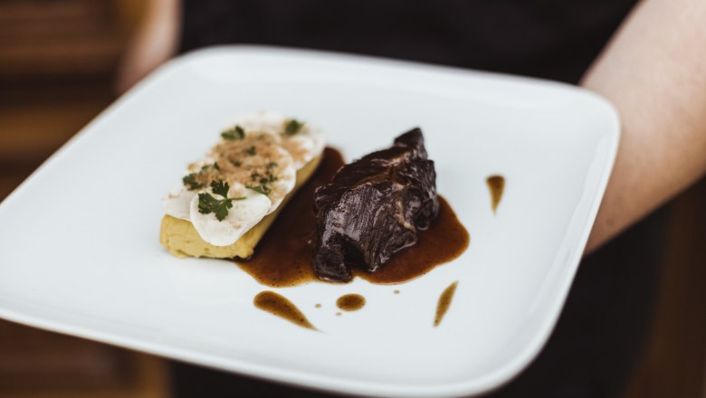 Rindsbackerl, Champignon auf Erd&auml;pfel Souffl&eacute;, &copy; Nieder&ouml;sterreich Werbung/David Schreiber