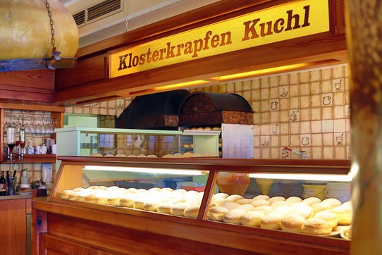 Freshly baked doughnuts, © Fam. Auer GMBH