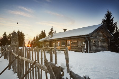 Západ slunce na zasněžené  Anna-Alm, © Niederösterreich-Werbung/Michael Liebert