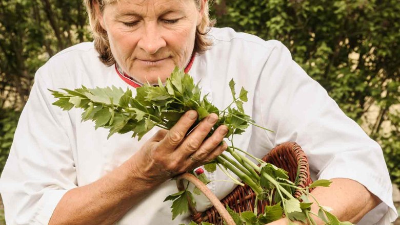 Fresh herbs from your own garden, © Rita Newman