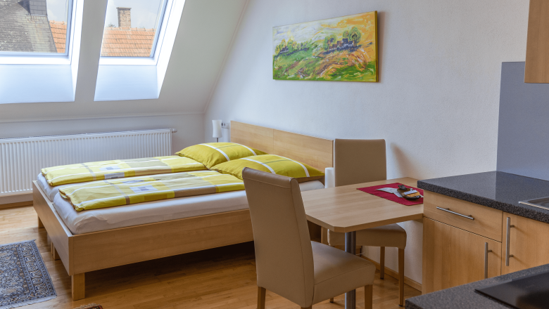 Double room with kitchenette, © BIO-Weingut Poys