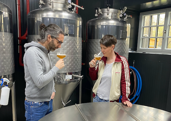 Quality control, © Hopfenspinnerei