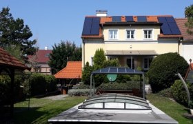 Dům s bazénem, © bed and pool