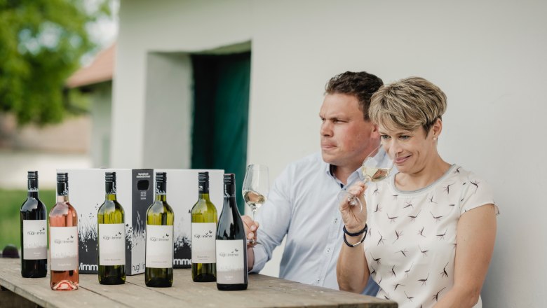 Wine tasting, © Michael Reidinger