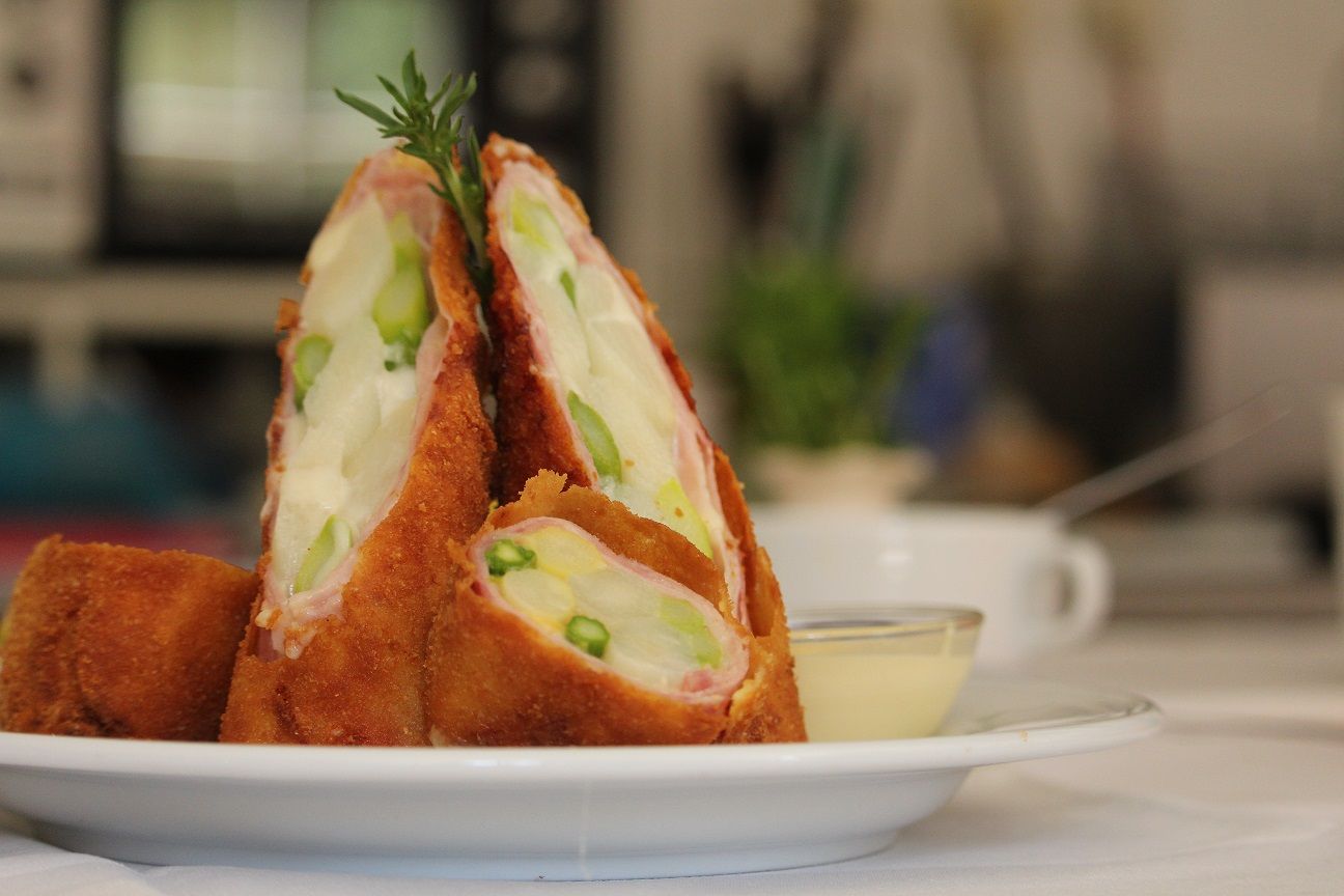 Chřest cordon bleu