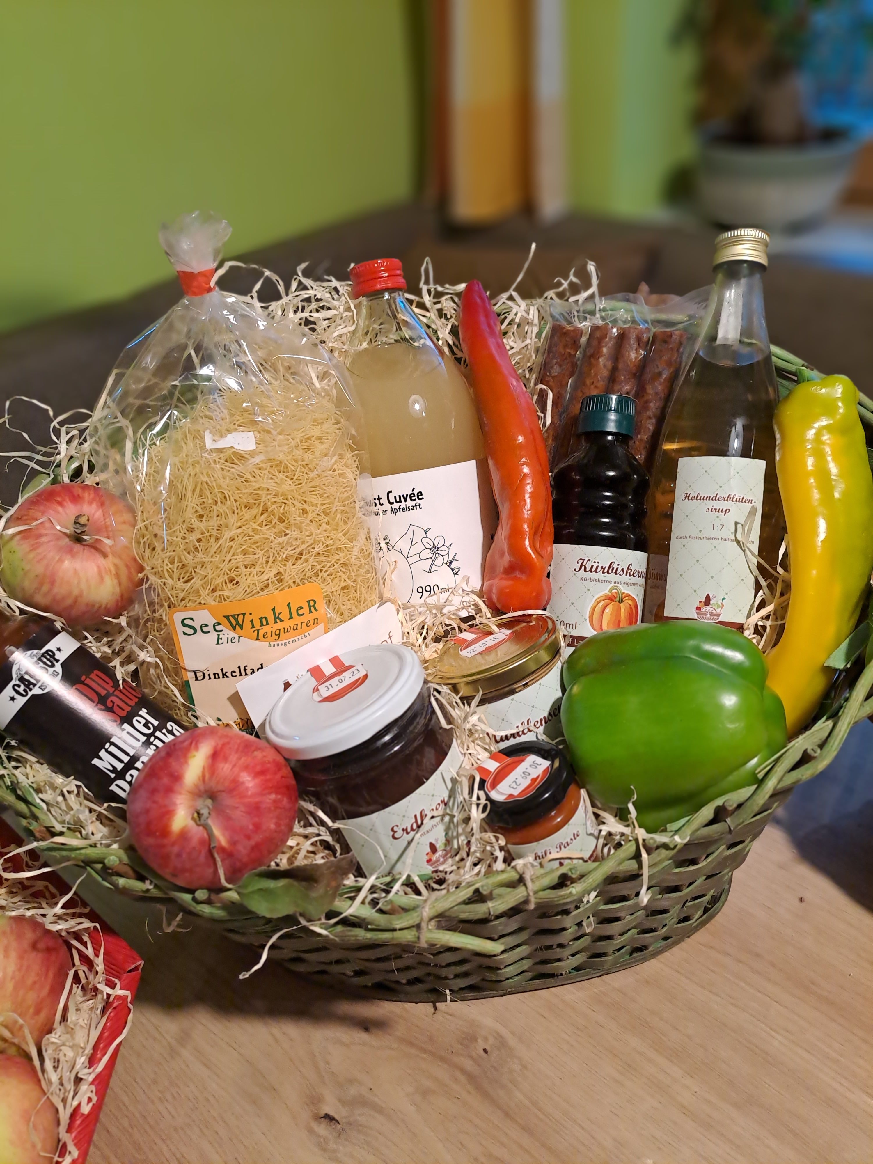 Landhof Laden Kittsee, koš s produkty
