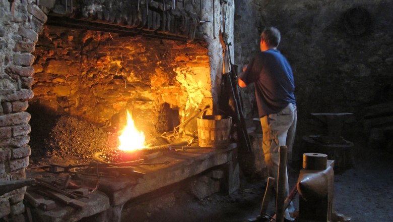 Show forging in the hammer mill, &copy; Donau N&Ouml; Tourismus_JMZ