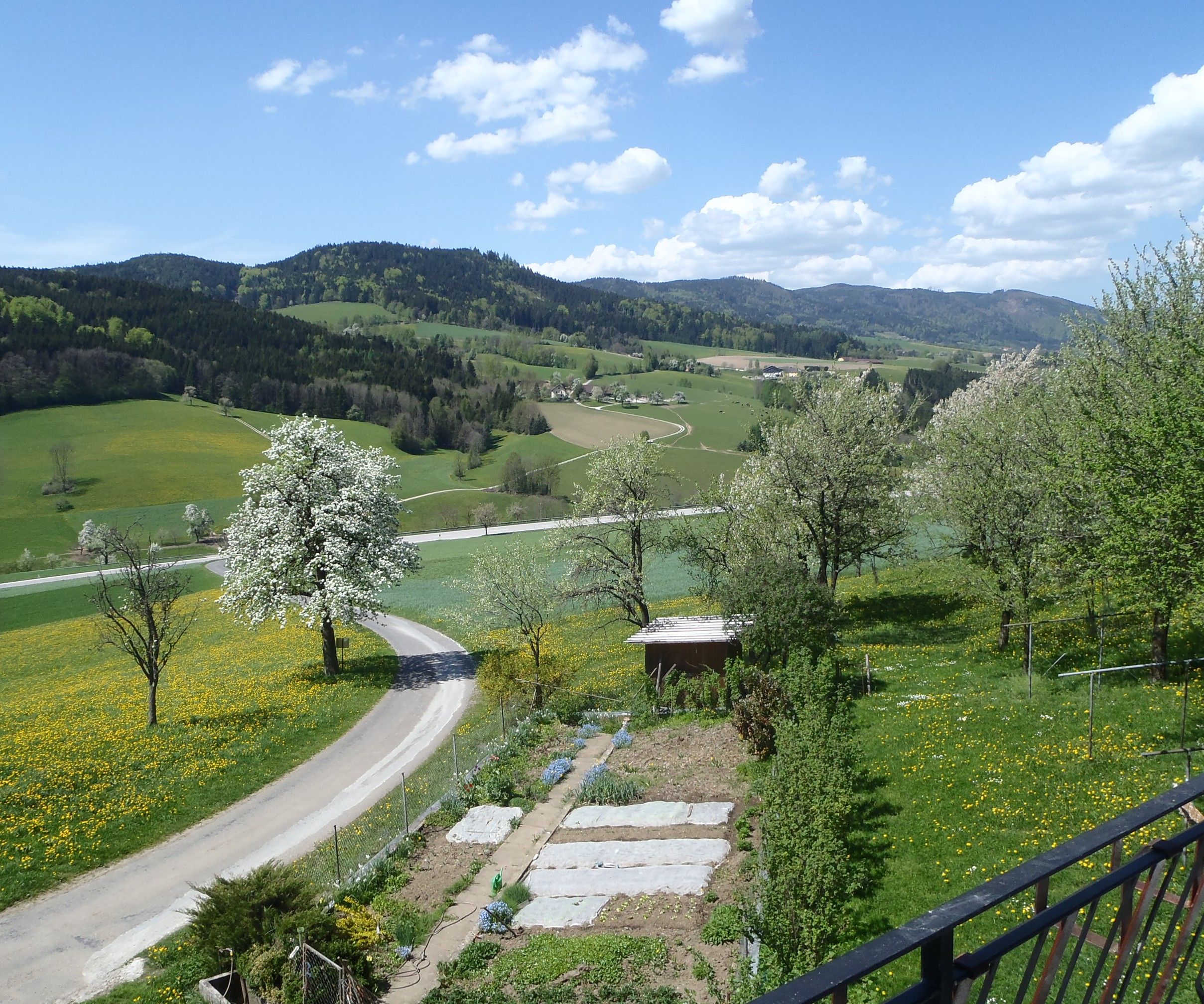 Pohled z balkónu na jaře, Yspertal
