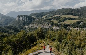 Semmering railroad hiking trail, railroad hiking, Vienna Alps in Lower Austria, &copy; Wiener Alpen/nicoleseiser.at