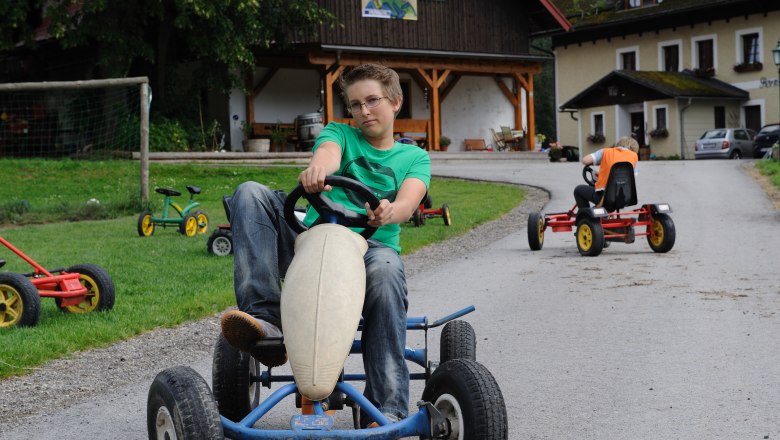 Z cesty: autíčka jsou tady, © Bodenhof