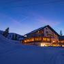 JoSchi Almgasthof Hochkar on a wintry night, © Martin Stellenberger/JoSchi Hochkar GmbH