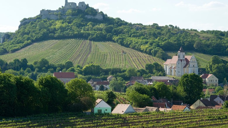 Wine village Falkenstein, © Weinstraße Weinviertel/Michael Himml