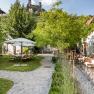 Winery Nigl courtyard with castle view, © Weingut Nigl GmbH