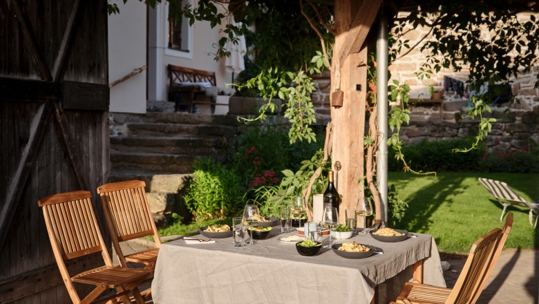 Večeře na nádvoří, © Mathias Lixl / lixl.com