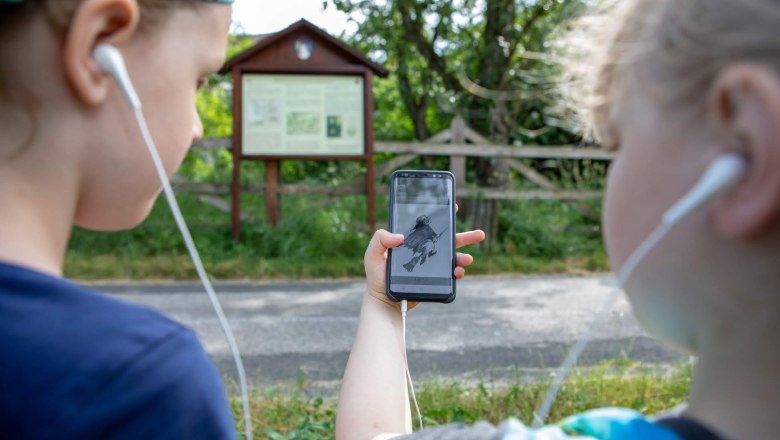 Haunted listening experience stations, © DEV Bromberg, Korntheuer