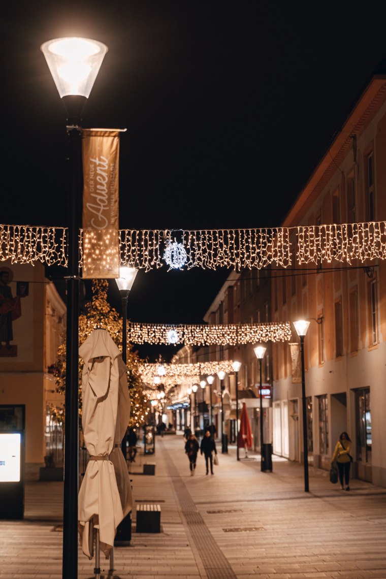 Adventní atmosféra ve Wiener Neustadtu., © busyshutters