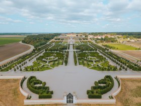 Marchfeld, Schloss Hof, Au&szlig;enbereich, Terrassen, Marchfelder Schl&ouml;sserreich, Influencerin nadinechristine__, &copy; Weinviertel Tourismus/nadinechristine__