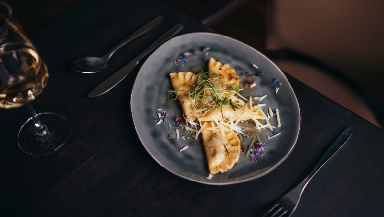 Ganslravioli in Rosmarinbutter, © Niederösterreich Werbung/Daniela Führer