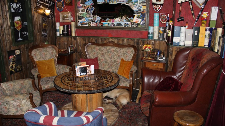 Sezení u krbu, © Mary´s Scottish Coffeepub