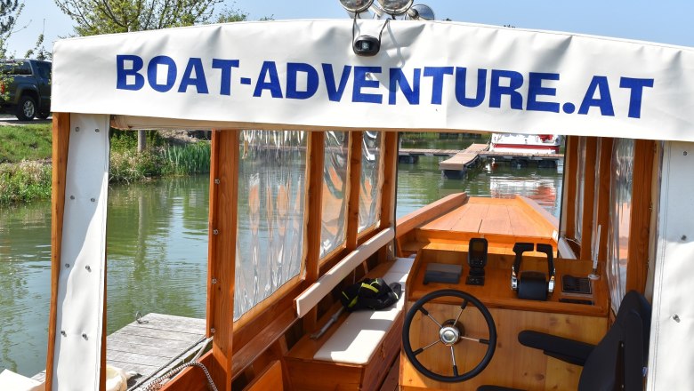 To Borad of the Boat Adventure, &copy; Boat Adventure