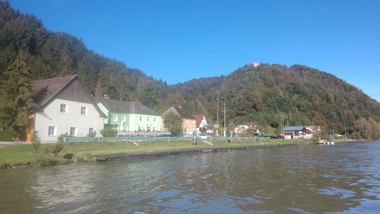 Located directly on the Danube: Gasthof Ziseritsch (in green), © Ziseritsch