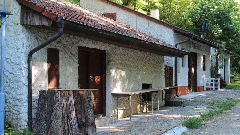 Wolkersdorf wine cellar lane, © Weinviertel Tourismus